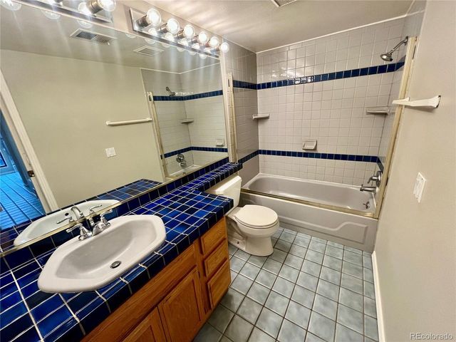 9797 E Peakview Ave C05, Englewood, CO 80111