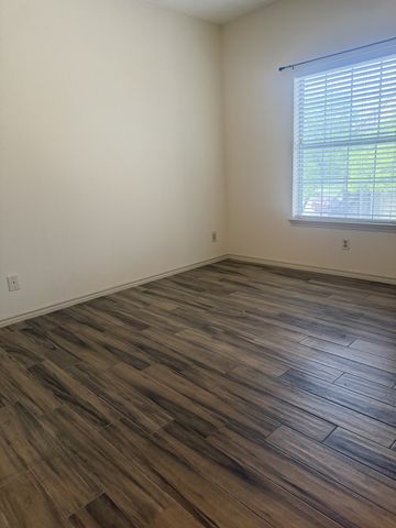 4101 Esters Road 110, Irving, TX 75038