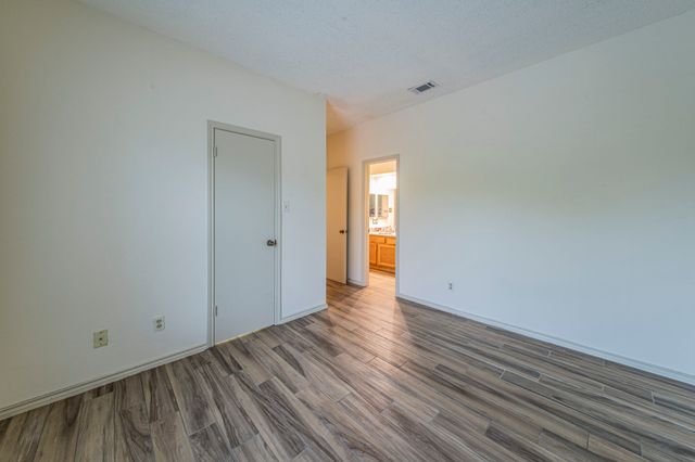 4101 Esters Road 110, Irving, TX 75038