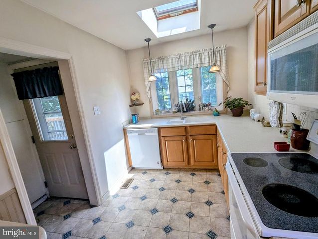903 GALBRAITH AVE, Upper Chichester, PA 19061