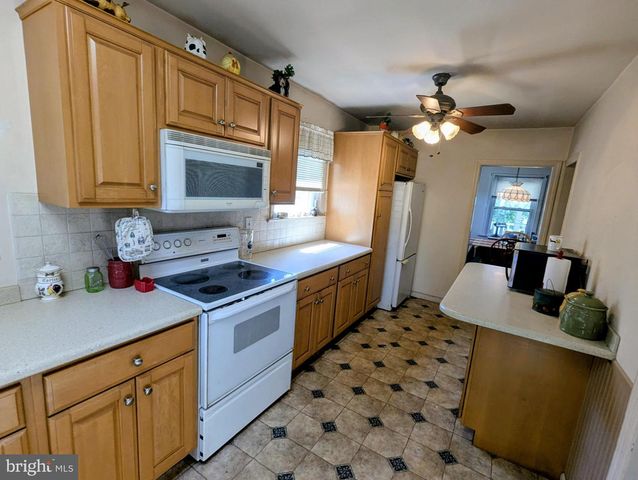 903 GALBRAITH AVE, Upper Chichester, PA 19061