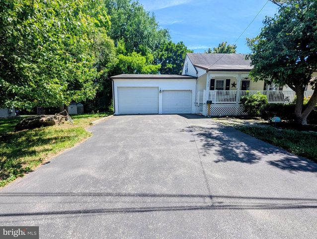 903 GALBRAITH AVE, Upper Chichester, PA 19061