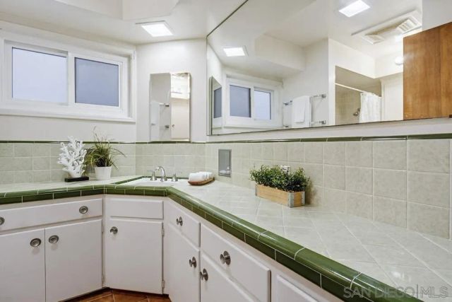 829-31 Avalon Ct, San Diego, CA 92109