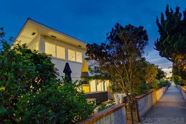 829-31 Avalon Ct, San Diego, CA 92109