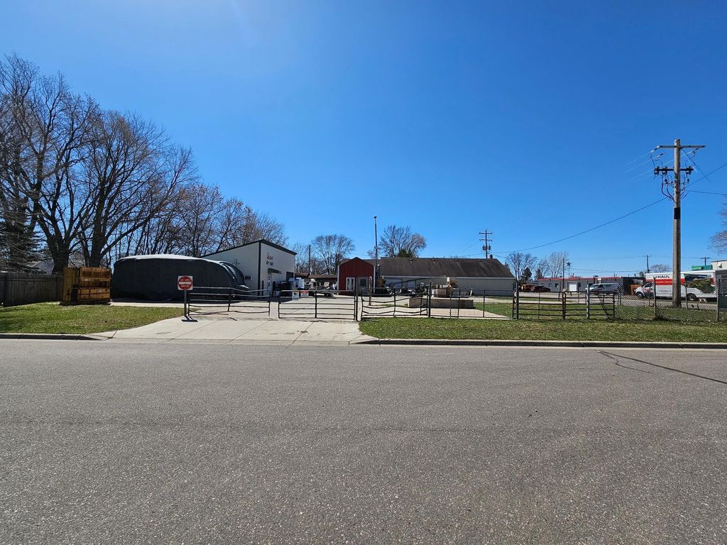 130 Cleveland Street N, Cambridge, MN 55008 — photo 2
