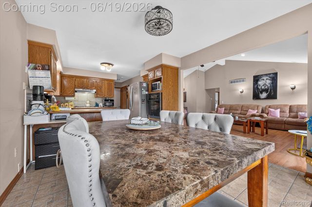 46362 Springhill Drive, Shelby Charter Township, MI 48317