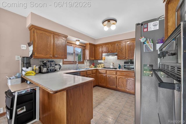 46362 Springhill Drive, Shelby Charter Township, MI 48317