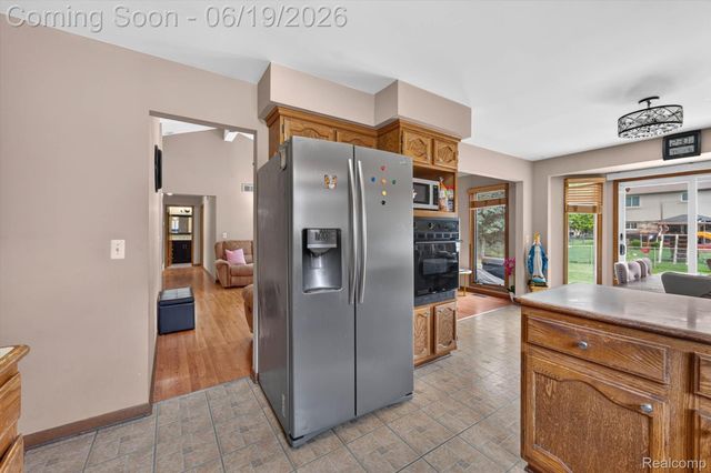 46362 Springhill Drive, Shelby Charter Township, MI 48317