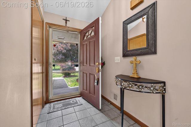 46362 Springhill Drive, Shelby Charter Township, MI 48317