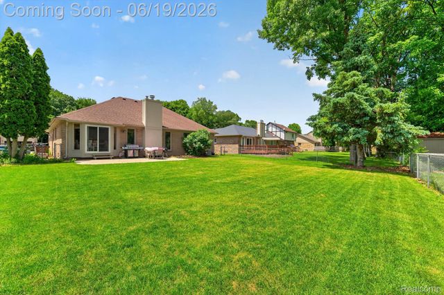 46362 Springhill Drive, Shelby Charter Township, MI 48317
