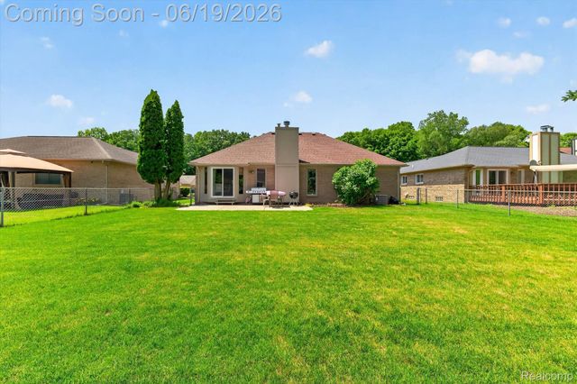 46362 Springhill Drive, Shelby Charter Township, MI 48317