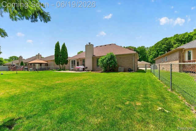 46362 Springhill Drive, Shelby Charter Township, MI 48317