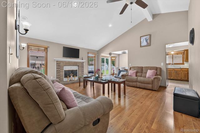 46362 Springhill Drive, Shelby Charter Township, MI 48317