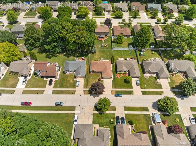 46362 Springhill Drive, Shelby Charter Township, MI 48317