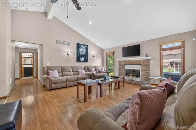 46362 Springhill Drive, Shelby Charter Township, MI 48317