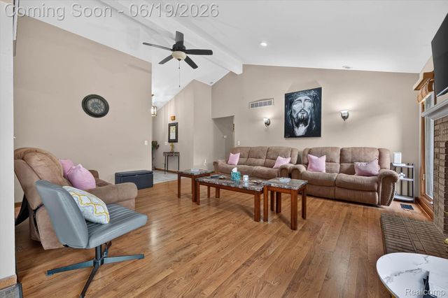 46362 Springhill Drive, Shelby Charter Township, MI 48317