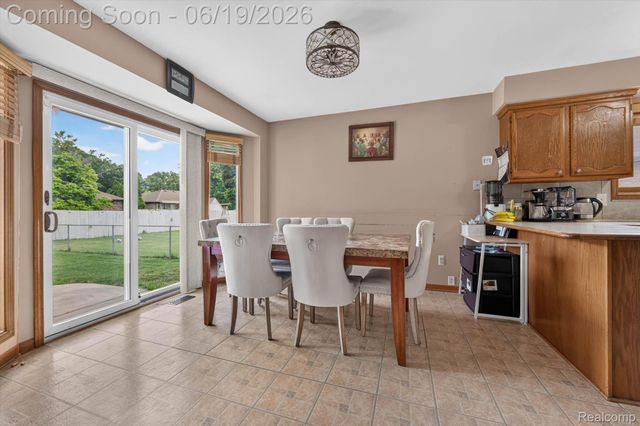 46362 Springhill Drive, Shelby Charter Township, MI 48317