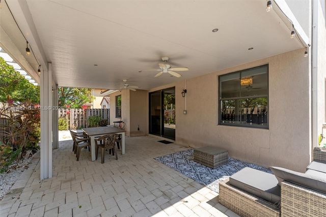 9761 NW 9th Street, Miami, FL 33172