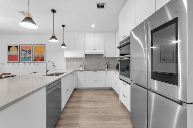 9761 NW 9th Street, Miami, FL 33172