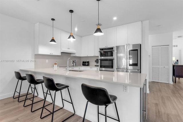 9761 NW 9th Street, Miami, FL 33172