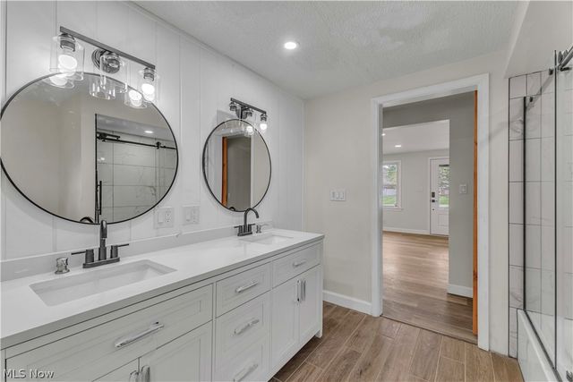 8195 N Palmyra Road, Canfield, OH 44406