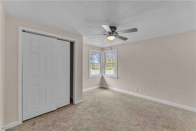 8195 N Palmyra Road, Canfield, OH 44406