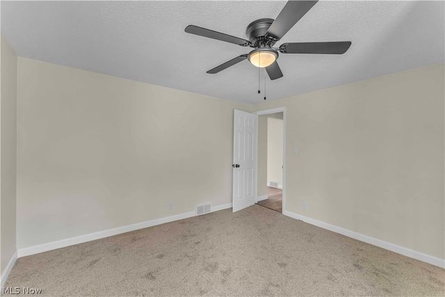 8195 N Palmyra Road, Canfield, OH 44406