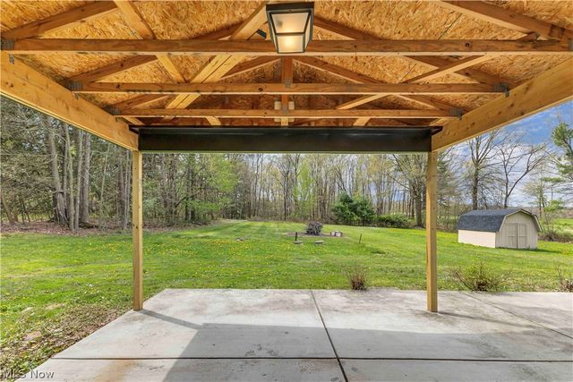 8195 N Palmyra Road, Canfield, OH 44406