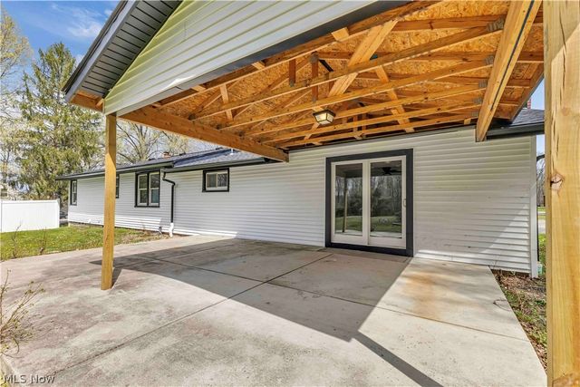 8195 N Palmyra Road, Canfield, OH 44406