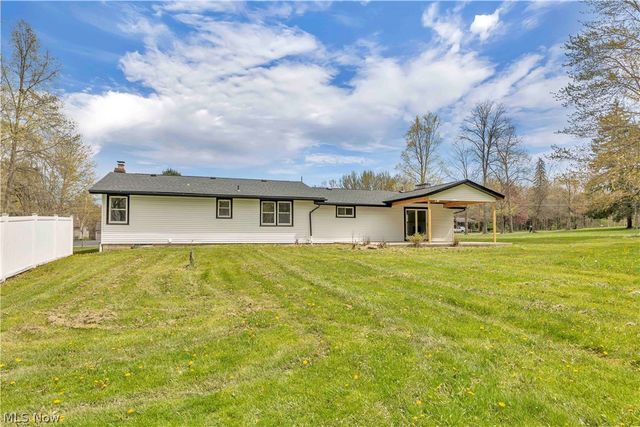 8195 N Palmyra Road, Canfield, OH 44406