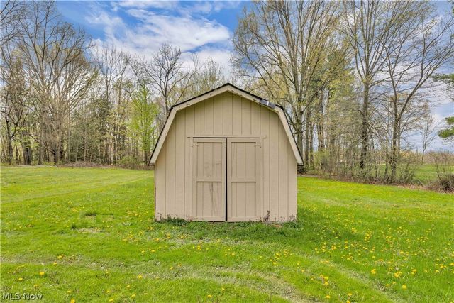 8195 N Palmyra Road, Canfield, OH 44406