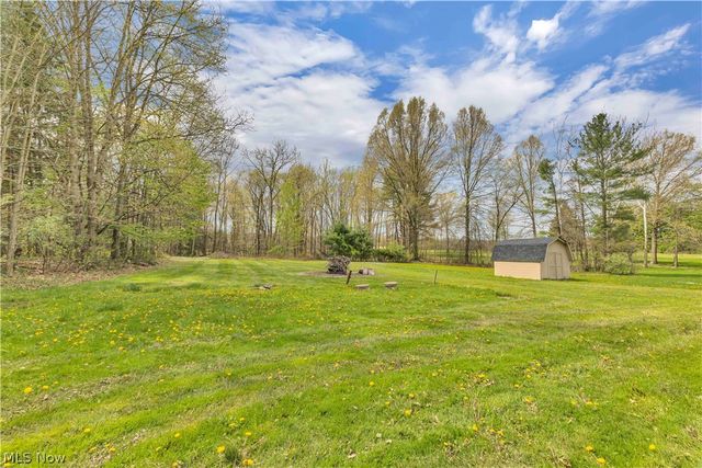 8195 N Palmyra Road, Canfield, OH 44406