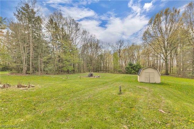 8195 N Palmyra Road, Canfield, OH 44406