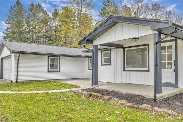 8195 N Palmyra Road, Canfield, OH 44406