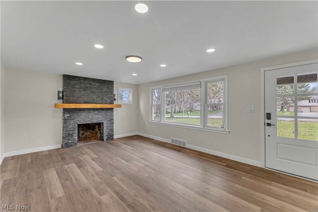 8195 N Palmyra Road, Canfield, OH 44406