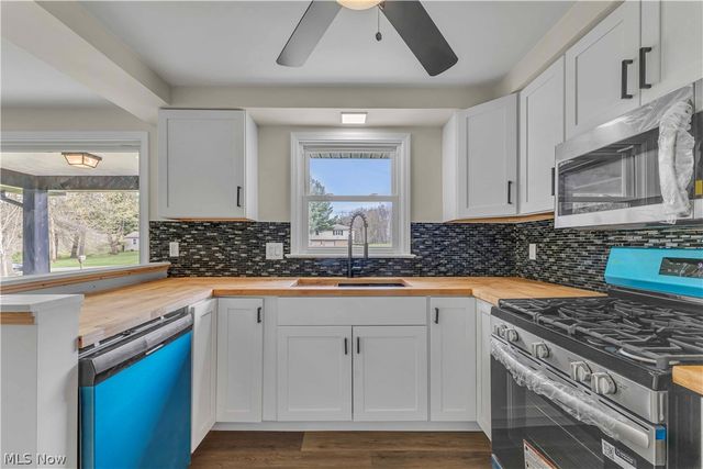 8195 N Palmyra Road, Canfield, OH 44406
