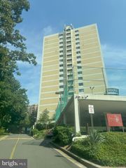 6101 EDSALL RD #701, Alexandria, VA 22304