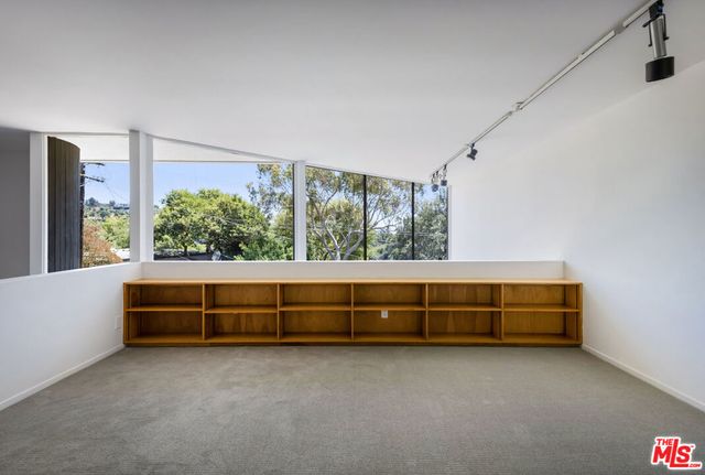3035 Windsor Avenue, Los Angeles, CA 90039