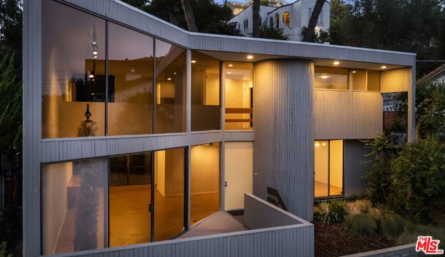 3035 Windsor Avenue, Los Angeles, CA 90039