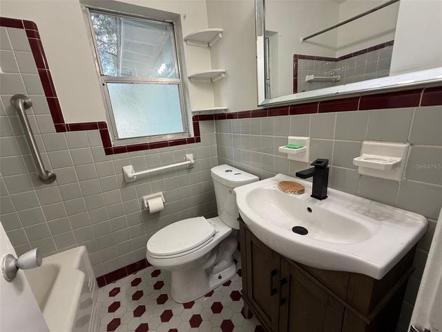 926 NW 24TH AVENUE, Gainesville, FL 32609