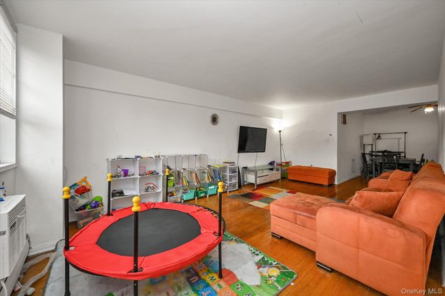 99-30 59Ave 6G, Corona, NY 11368