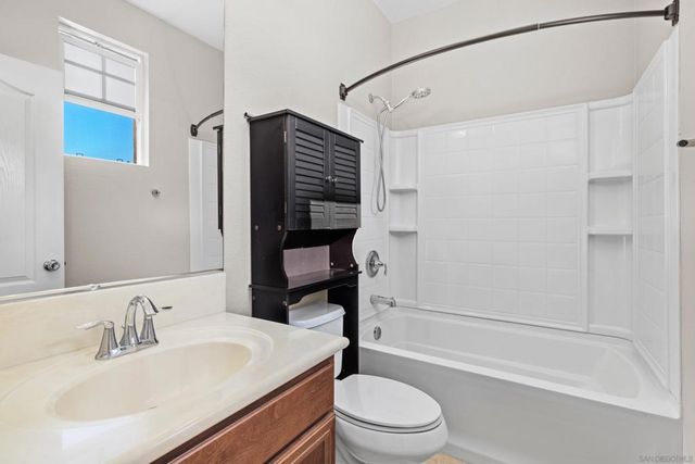 10187 Little Leaf, Santee, CA 92071
