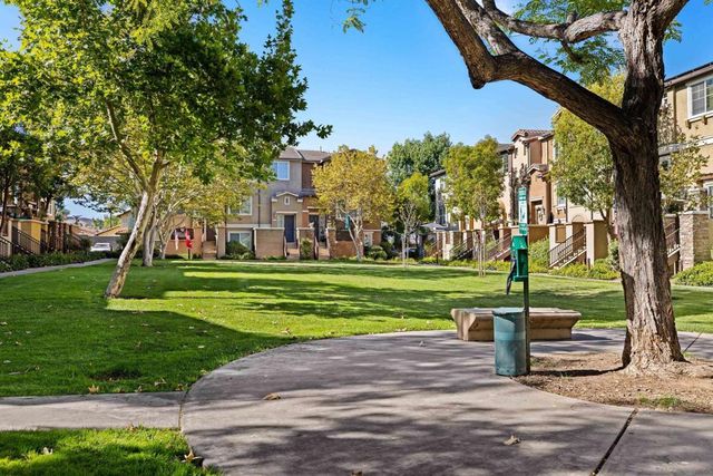10187 Little Leaf, Santee, CA 92071