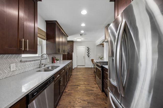 9605 Crestedge Drive, Dallas, TX 75238