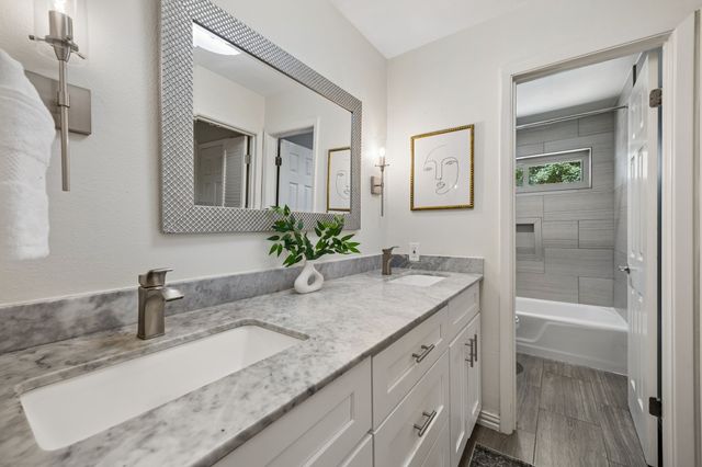9605 Crestedge Drive, Dallas, TX 75238