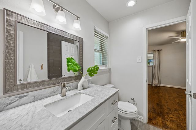 9605 Crestedge Drive, Dallas, TX 75238