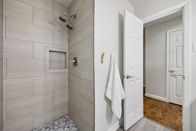 9605 Crestedge Drive, Dallas, TX 75238