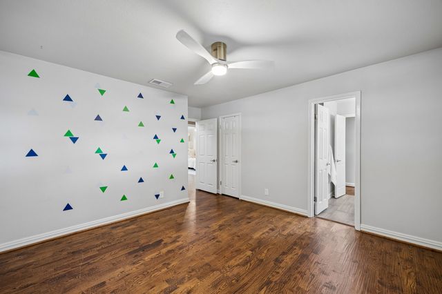 9605 Crestedge Drive, Dallas, TX 75238