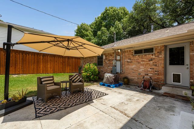 9605 Crestedge Drive, Dallas, TX 75238