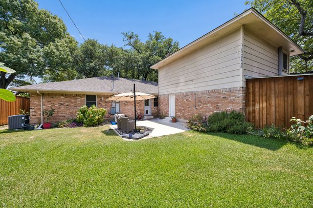 9605 Crestedge Drive, Dallas, TX 75238